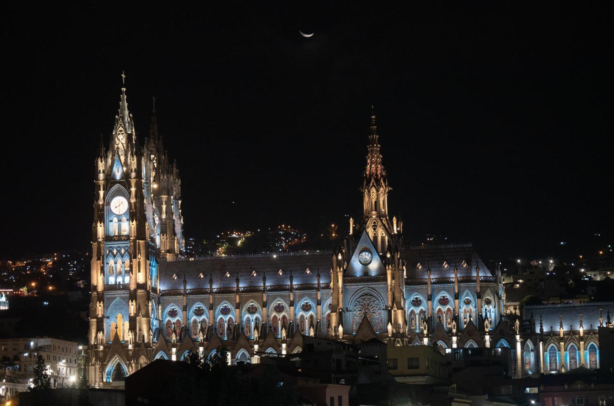 Casona 1914 Quito - Gothic Cathedral View Rooftop Екстер'єр фото